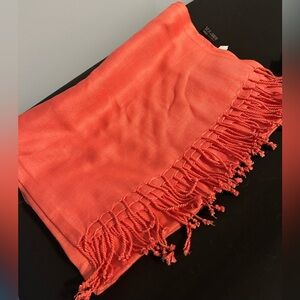 New With Tags Coral scarf
